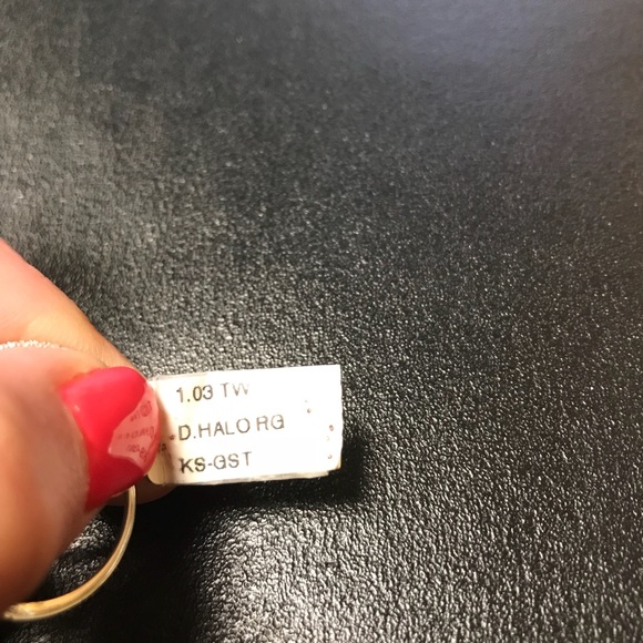 *SALE* 1.03 diamond ring with 2 matching bands - Picture 2 of 8